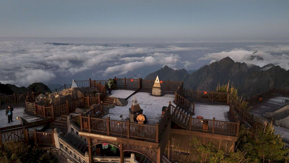 snow hunting on Mount Fansipan’s summit in December
